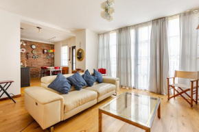 Three rooms apartment double suite and double parking